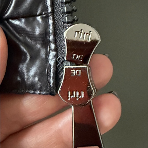 Moncler Shiny Black Quilted Vest - Picture 11 of 11